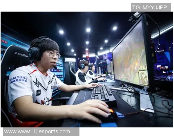 电竞新闻S15LOL赛事分析与和平精英战队运营策略深度探讨JDG的成功之道